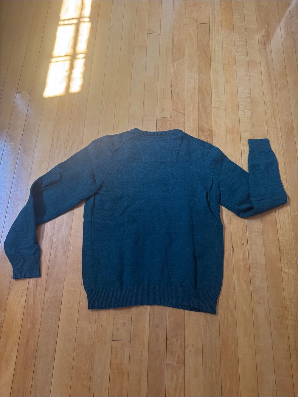 Izod Men's pine Green V-Neck Sweater men’s L